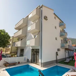Markom Kaštela